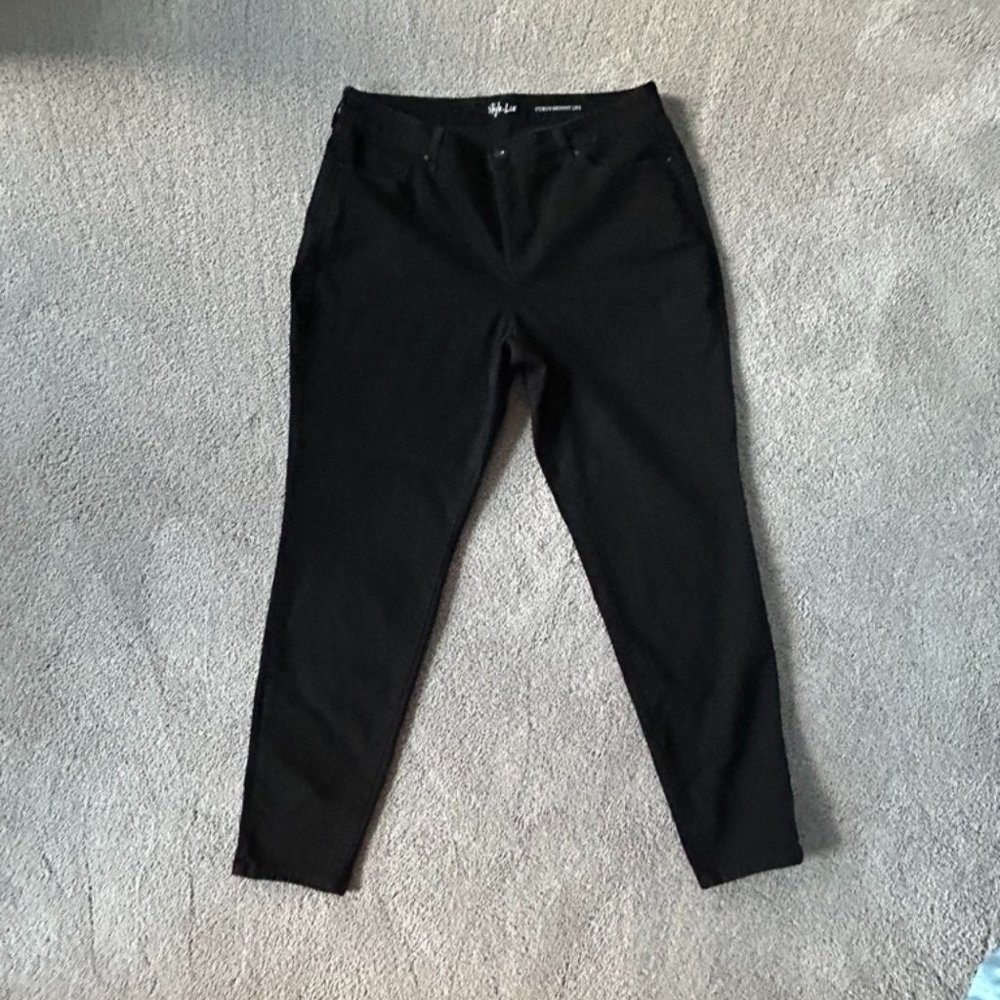 Style & Co. Black Curvy Skinny Leg Jeans -size 16